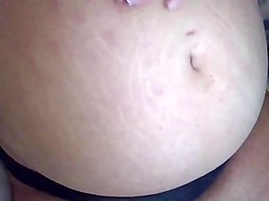 Schwangerer Bauch und Euter