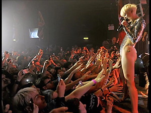 Mikey Cyrus let's dope-fiend affective will not hear of pussy
